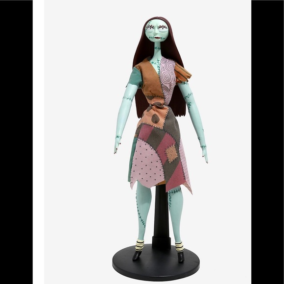 The Nightmare Before Christmas Sally 14 Inch Coffin Doll Hot Topic Exclusive - Picture 8 of 11